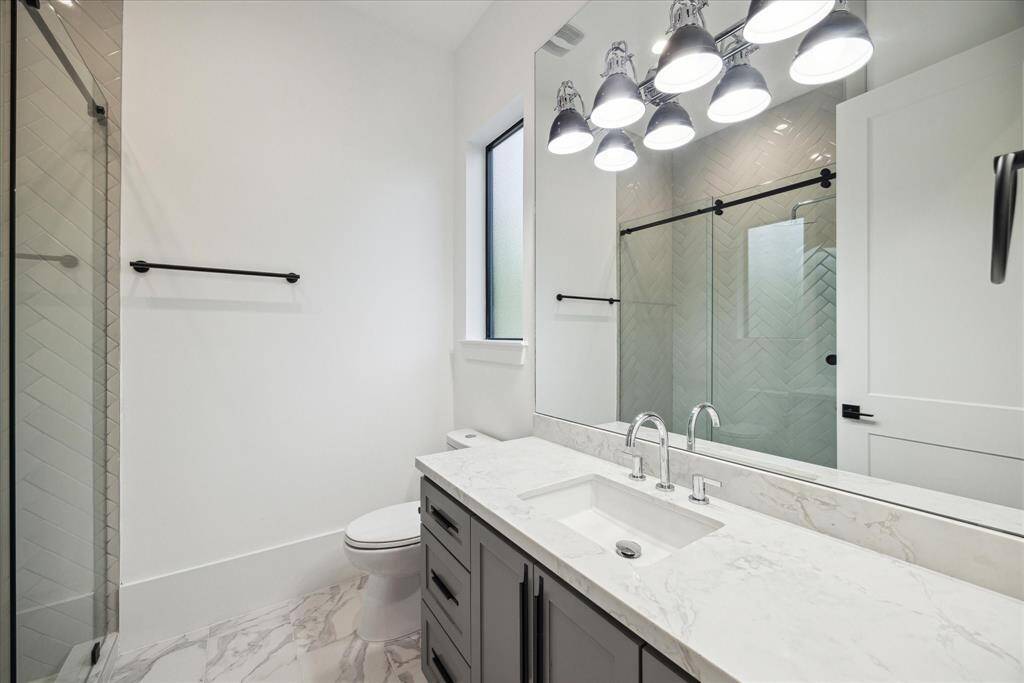 [SECONDARY BATHROOM]