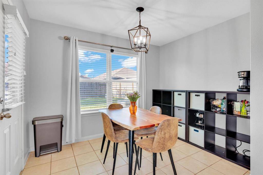 Breakfast Room