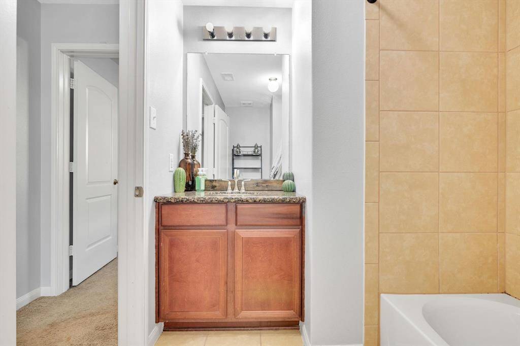 2nd Bathroom