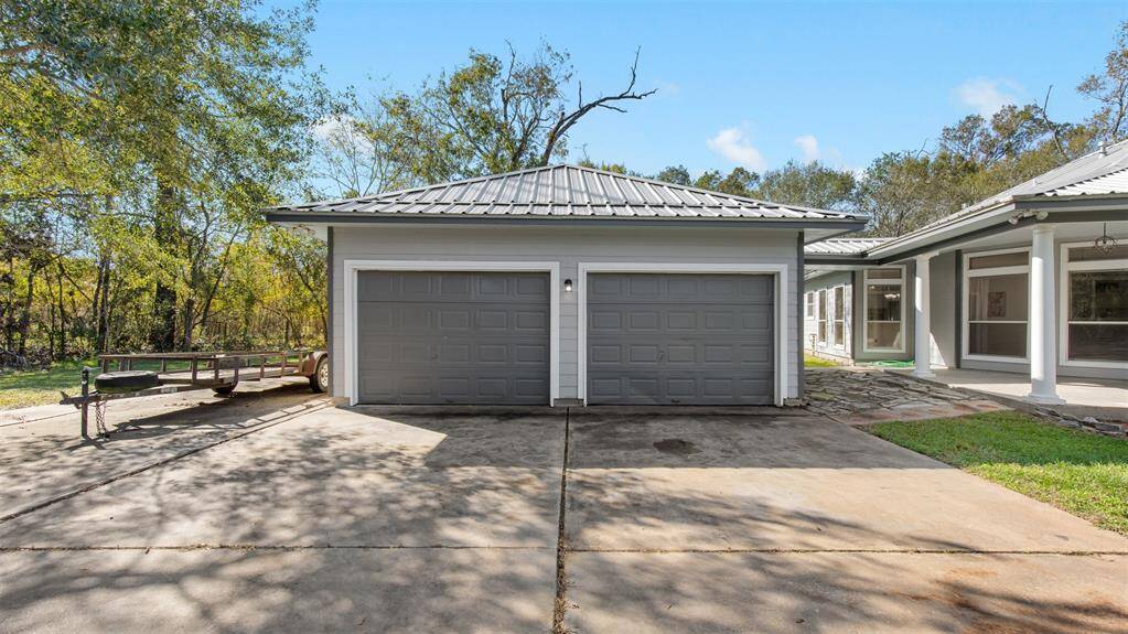 Detached Garage