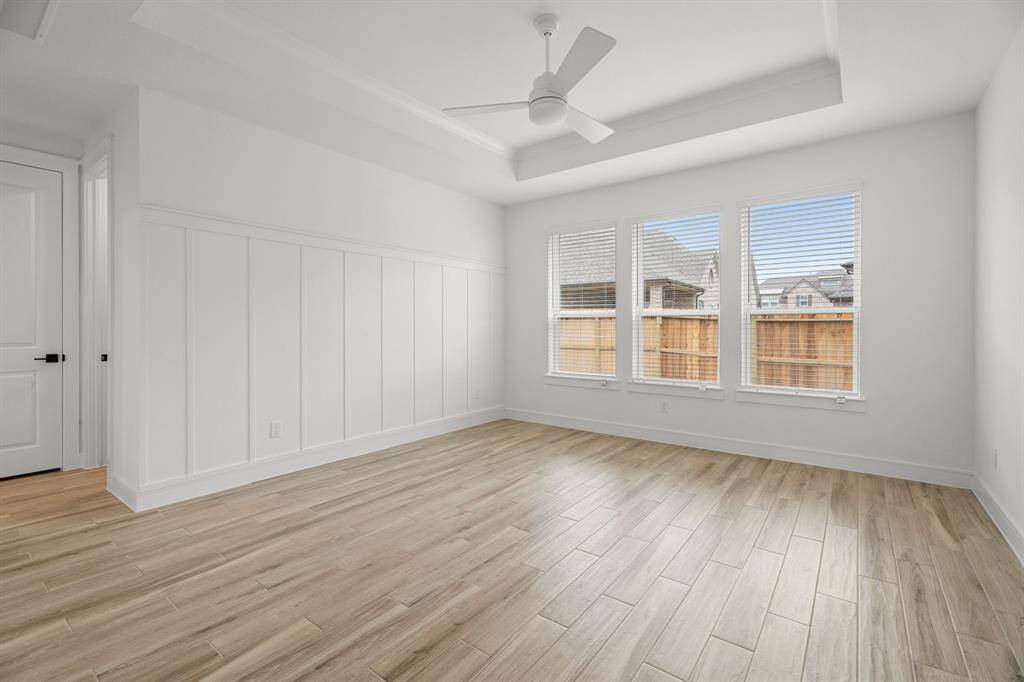Spacious primary suite (*Photo not of actual home and used for illustration purposes only.)