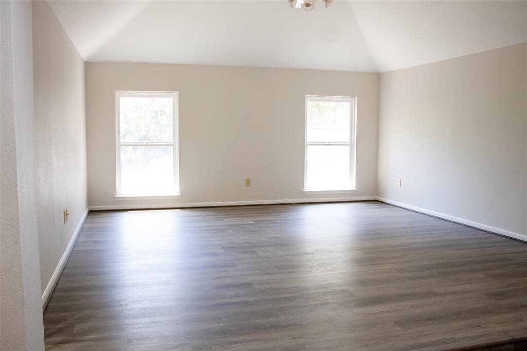Spacious upstairs family room ideal for a second living area, playroom, or media space. Bright and open with plenty of room to relax or entertain