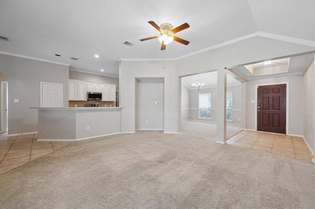 Family room/kitchen/dining/entry