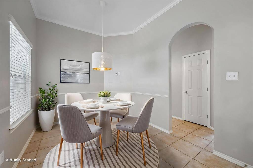 Breakfast area right off the kitchen