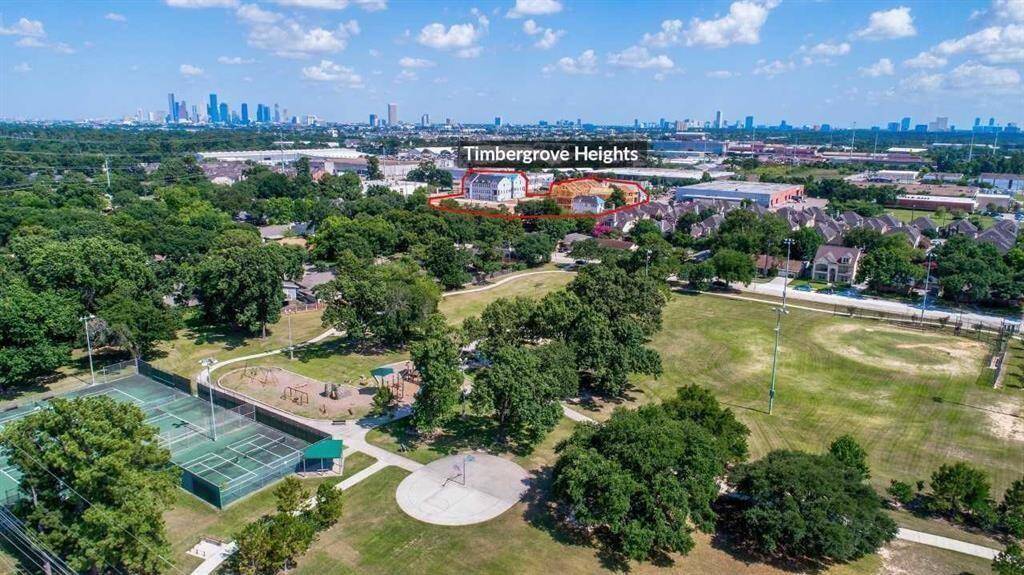 7 min walk away from Jaycee Park (pickleball/tennis/basketball courts, soccer/baseball fields, playground, walking trails, fountains)