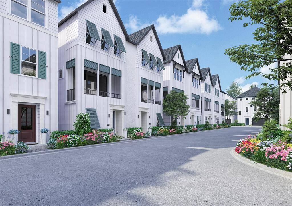Spacious 28ft wide streets