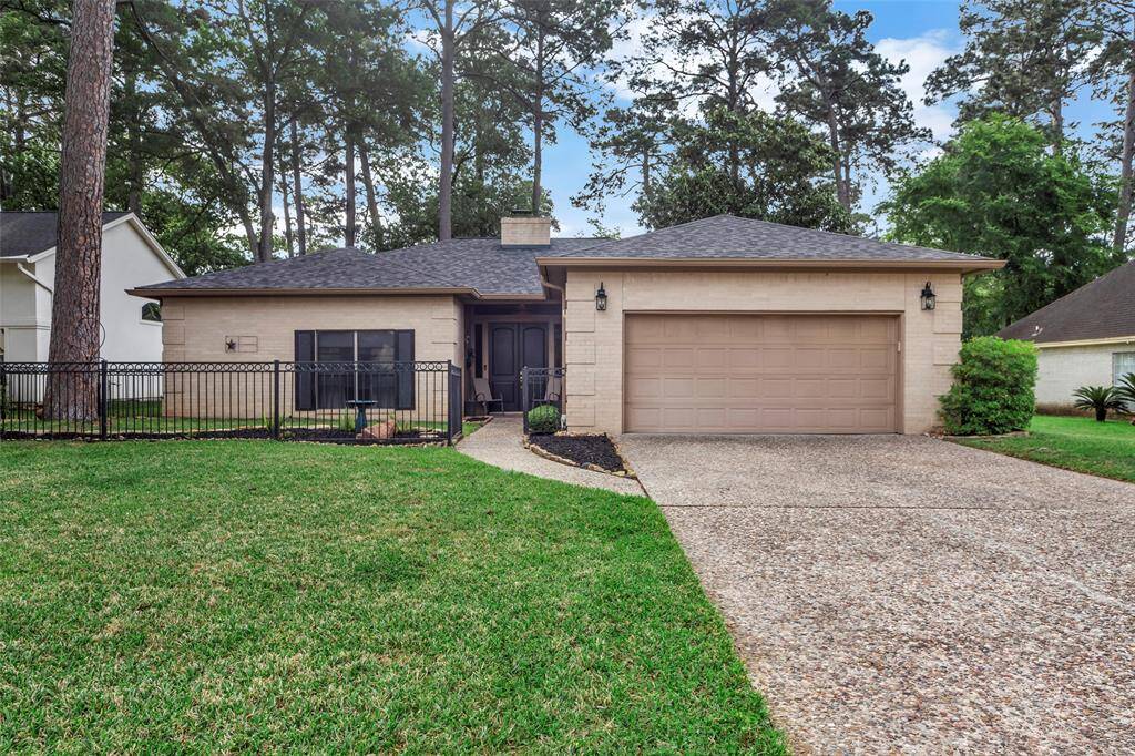 Fantastic Golf Course view from your dining area. This home sits on the 17th fairway of the Walden Golf Course.