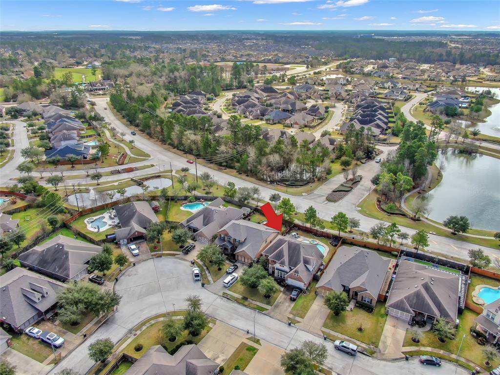 The home is located just around the corner from the rec center! Neighborhood sidewalks and ponds throughout!
