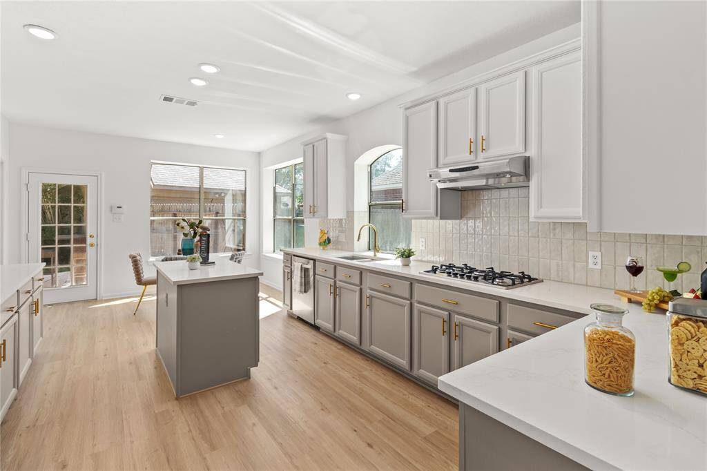 Gorgeous updated kitchen