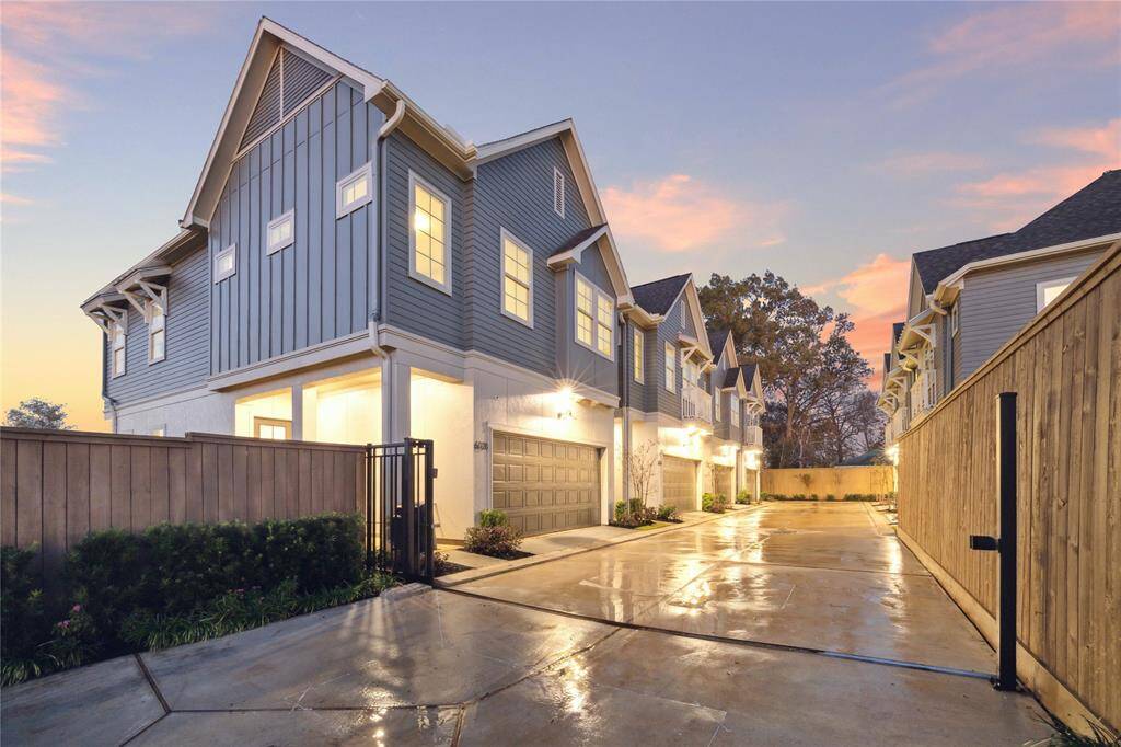 Welcome to White Oak Heights. A fully gated community offering a serene living environment, low monthly HOA and guest parking.