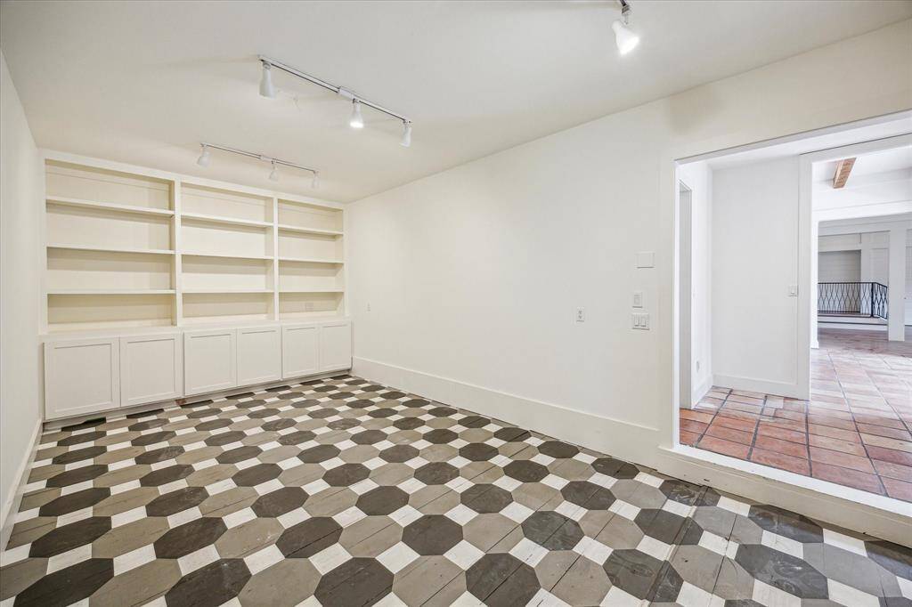 Converted garage to living space (can be restored to garage bay)