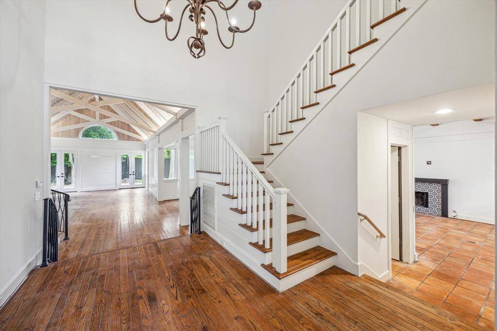 Two story foyer