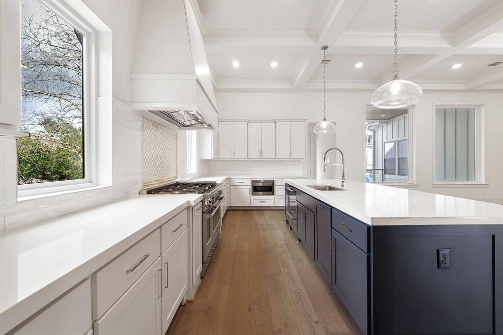 Huge kitchen