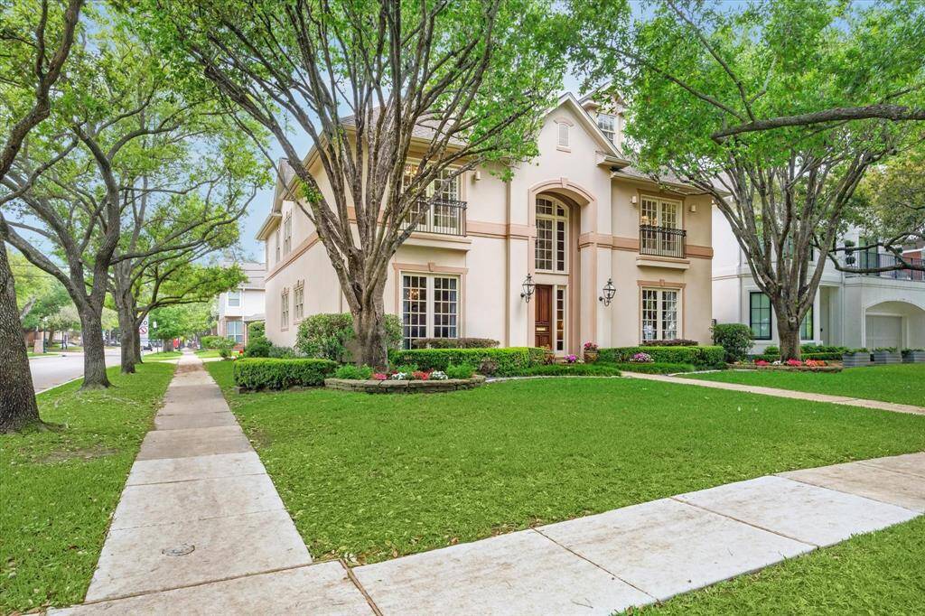 Note the majestic trees and the wonderful corner lot 1 block from the West U ball fields & Southside community garden.