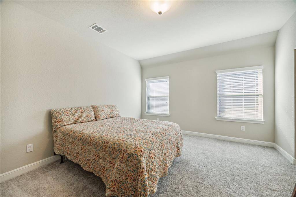 Fourth bedroom that shares hollywood bath.