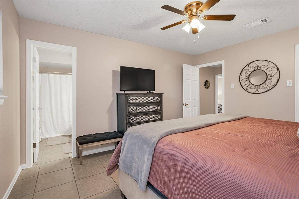 Apt B bedroom #2