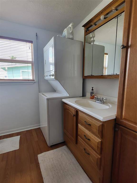 Washer/dryer in en-suite bath