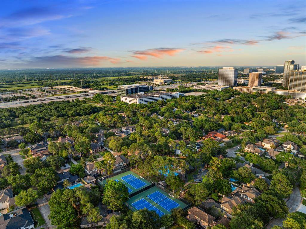 Located in Houston's energy corridor, this property is a true masterpiece and is seconds away from I-10 and Hwy 6.