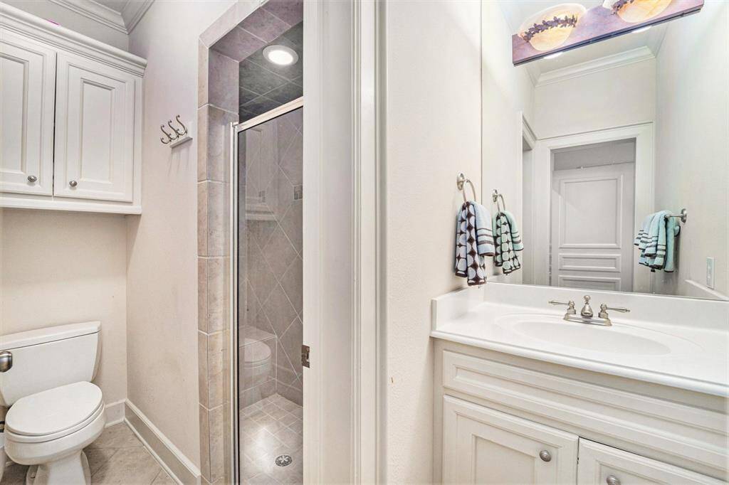 Full Bath - 1st level