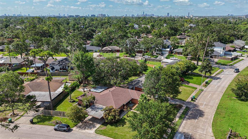 HUGE over 10k square foot lot!