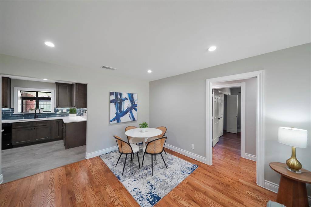 Here is your dining area.  This floorplan is so eloquent!