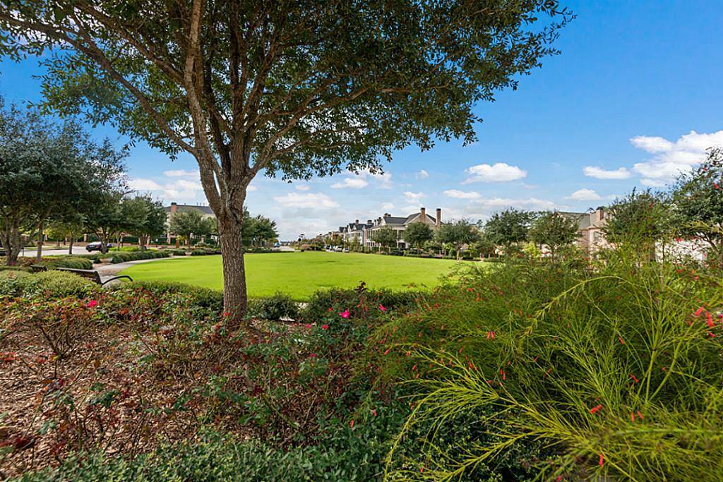Another view of the beautiful grounds.