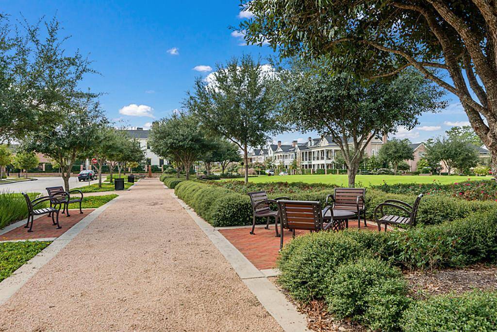 These common areas scattered throughout the community are perfect for outdoor activities and picnics.