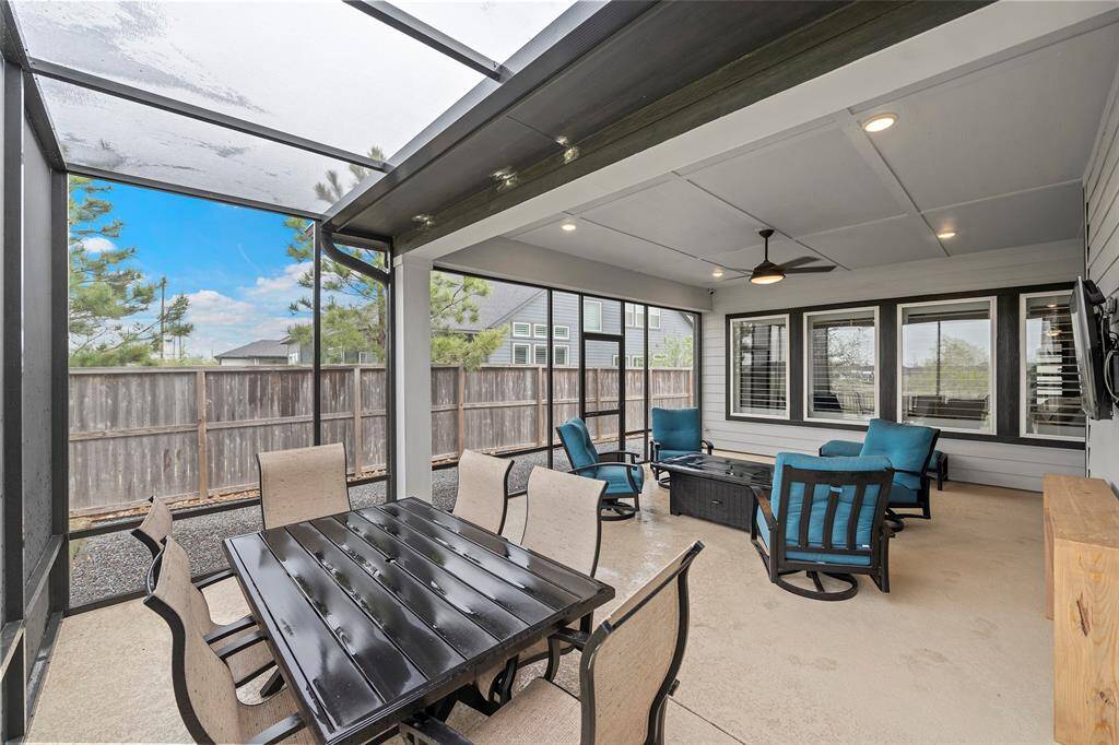 No direct side neighbors next to the patio gives a secluded feel and sets the scene for relaxation.