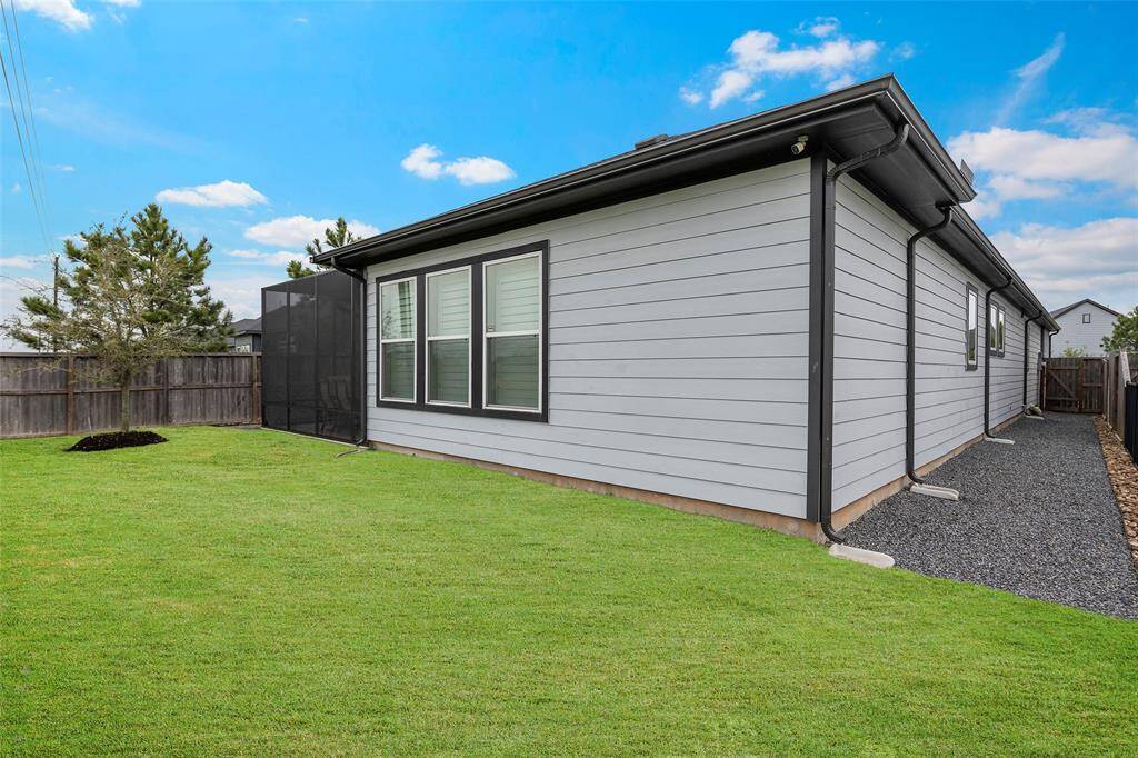 This home has full gutters, sprinklers and plenty of greenspace for Fido to run and play!