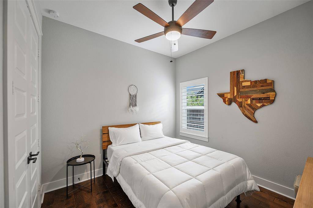 Another fantastic secondary bedroom awaits a new resident to make it their own!