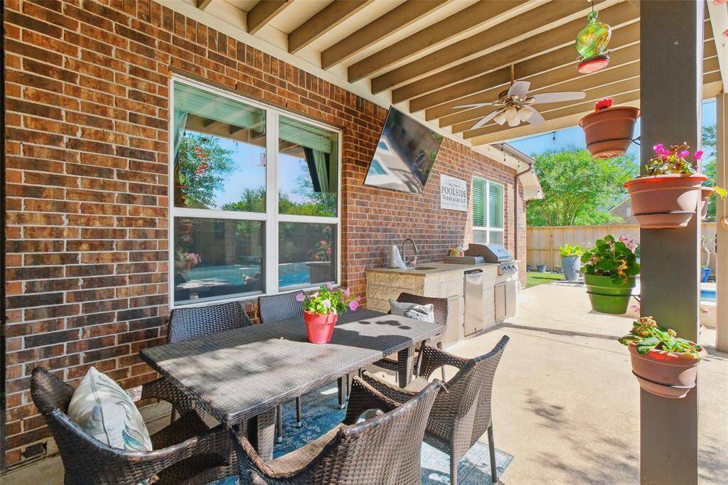 Outdoor dining area