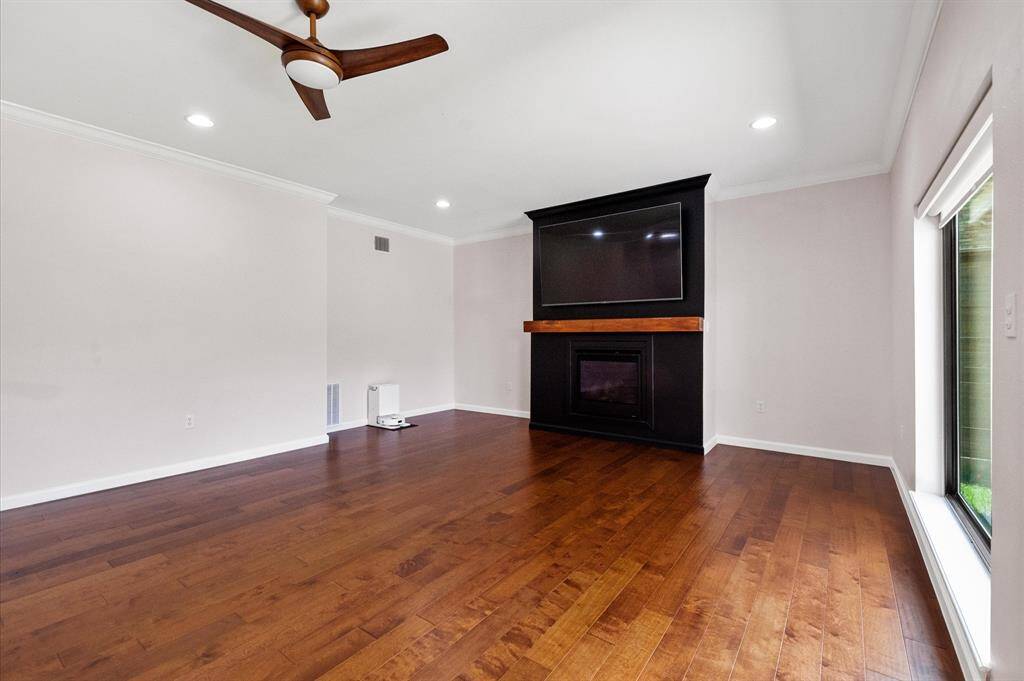 Natural gas fireplace with direct vent.