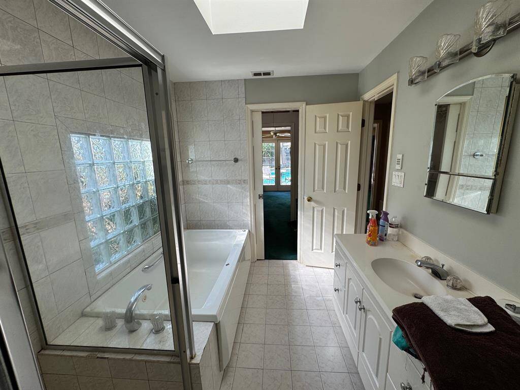 Primary bath
