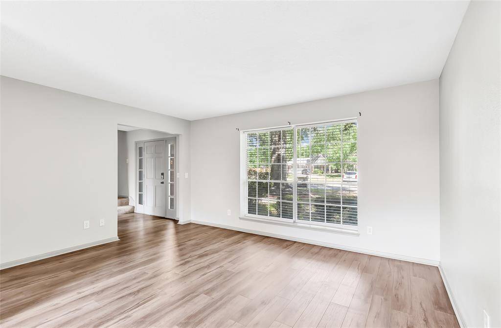 Another view of the Livingroom