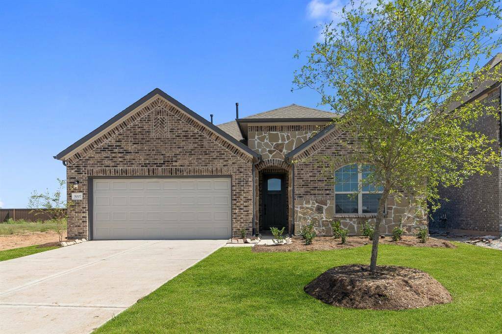Welcome home to 5007 Waxwing Drive located in the community of Brookwater and zoned to Lamar CISD.