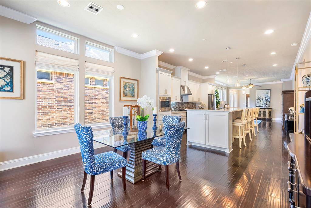 This open concept layout is perfect to host large gatherings, or enjoy a cozy evening at home!