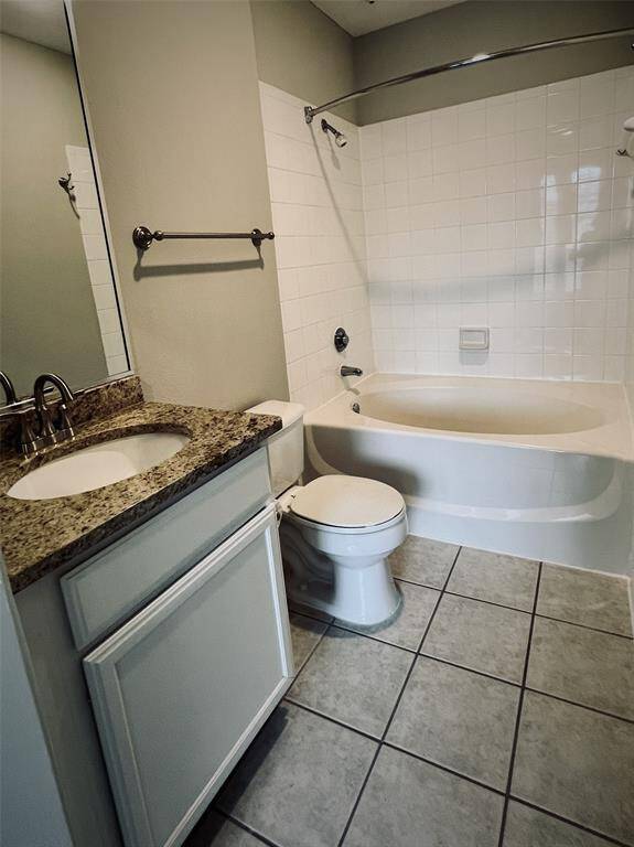 Ensuite second bathroom.