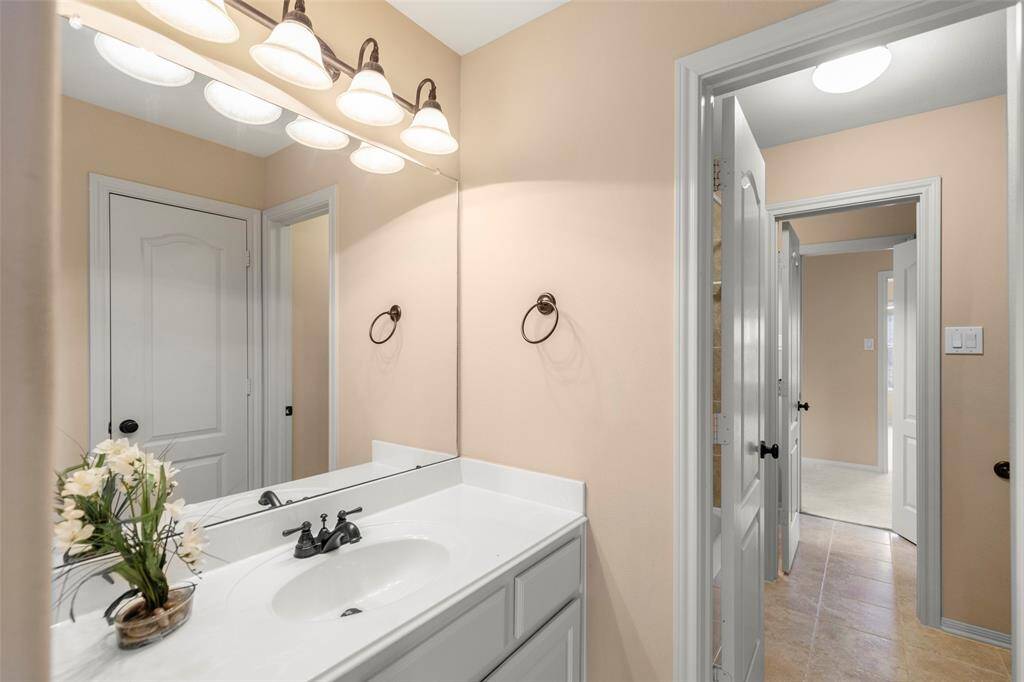 JACK AND JILL BATHROOMS