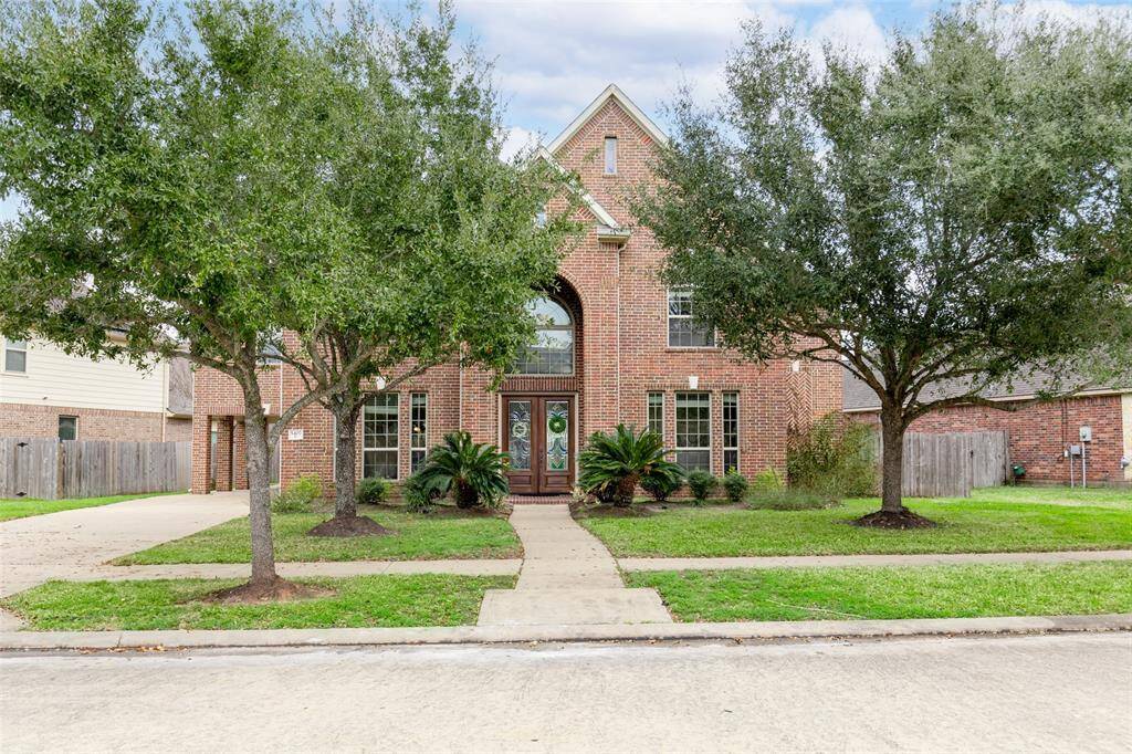 West facing ready to move in home nestled in a quiet street.