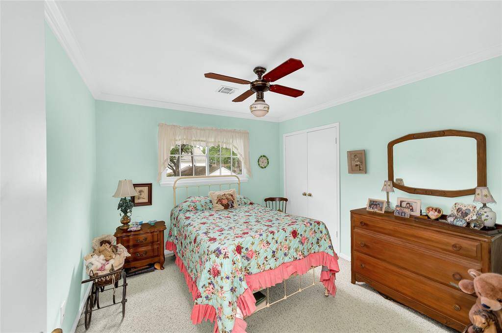 Secondary upstairs bedroom.
