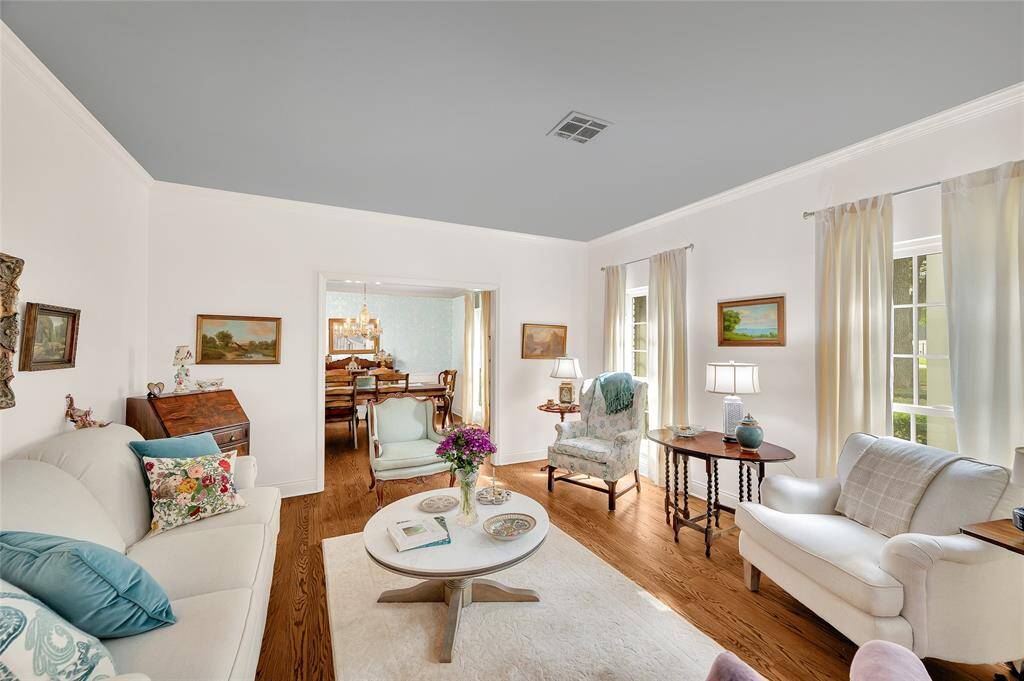 Light and bright living room with double-paned windows.