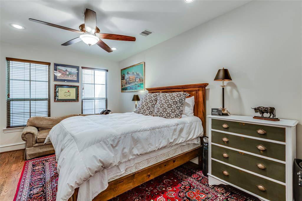 Bedroom or office on third floor with en suite bathroom & ceiling fan