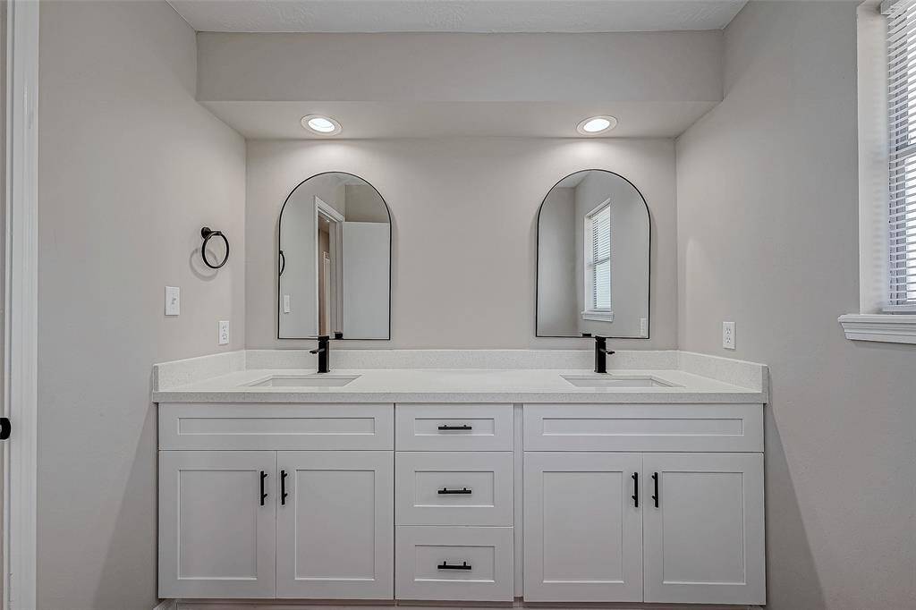 beautiful big cabinets.