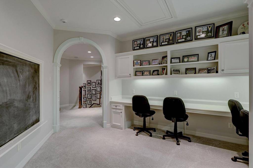 Upstairs office or homework area.