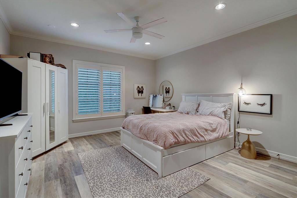 Upstairs guest bedroom #3 with full bathroom attached.