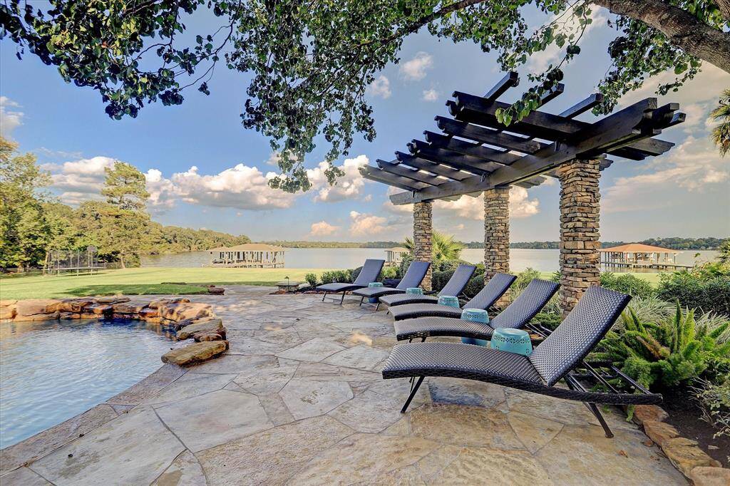 This is just one of the many relaxing areas in the backyard.