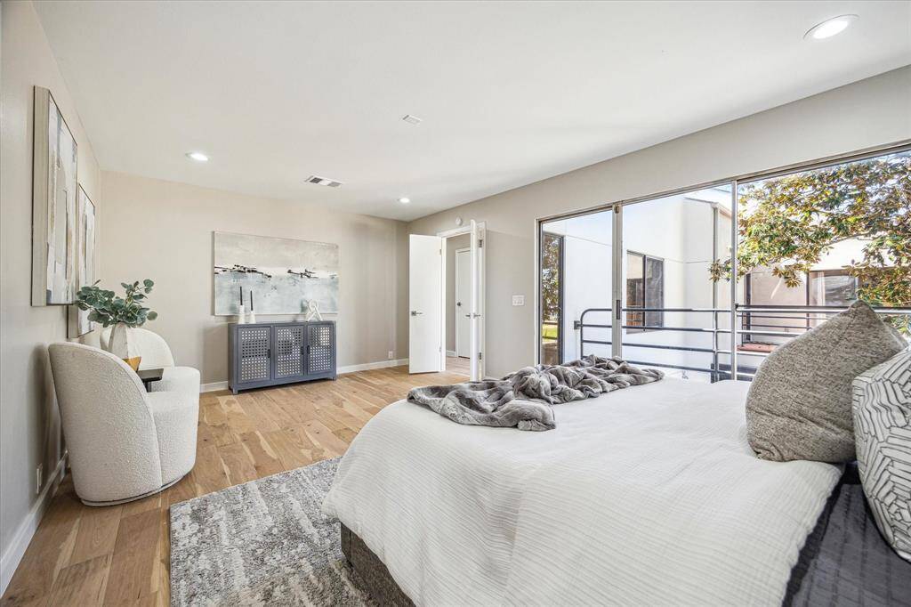Escape to your private sanctuary, where soft neutral tones, White Oak hardwood flooring, and an ensuite balcony provide a calm and inviting space to unwind. The spa-inspired bathroom and custom closet complete this peaceful retreat.