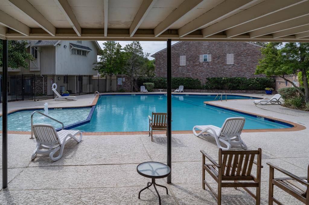 Swimming pool with shallow splash area.