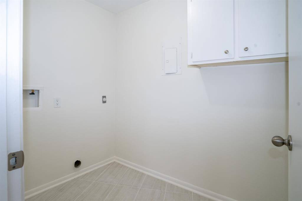 Utility room with electrical connections for dryer and washing machine