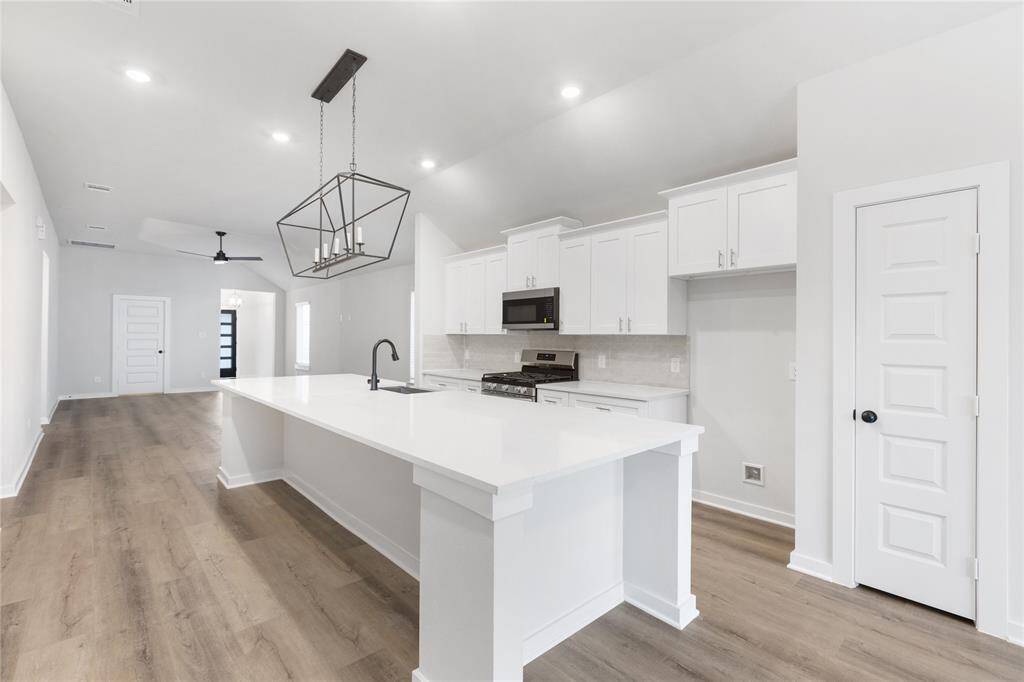 Kitchen with islad for extra seating to eat, Pantry@
